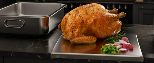 SET GOURMET FAMILIAR (1 BANDEJA PARA HORNEAR + 1 TABLA DE ACERO)